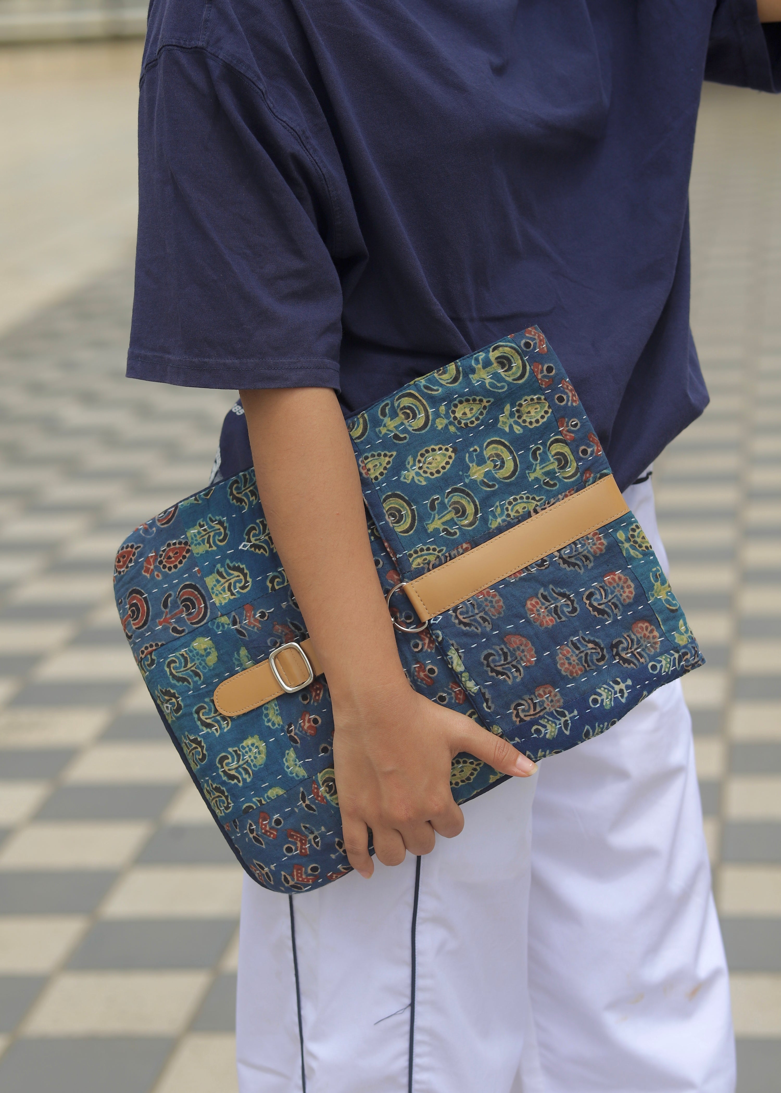 FARAH Laptop Sleeve- 02