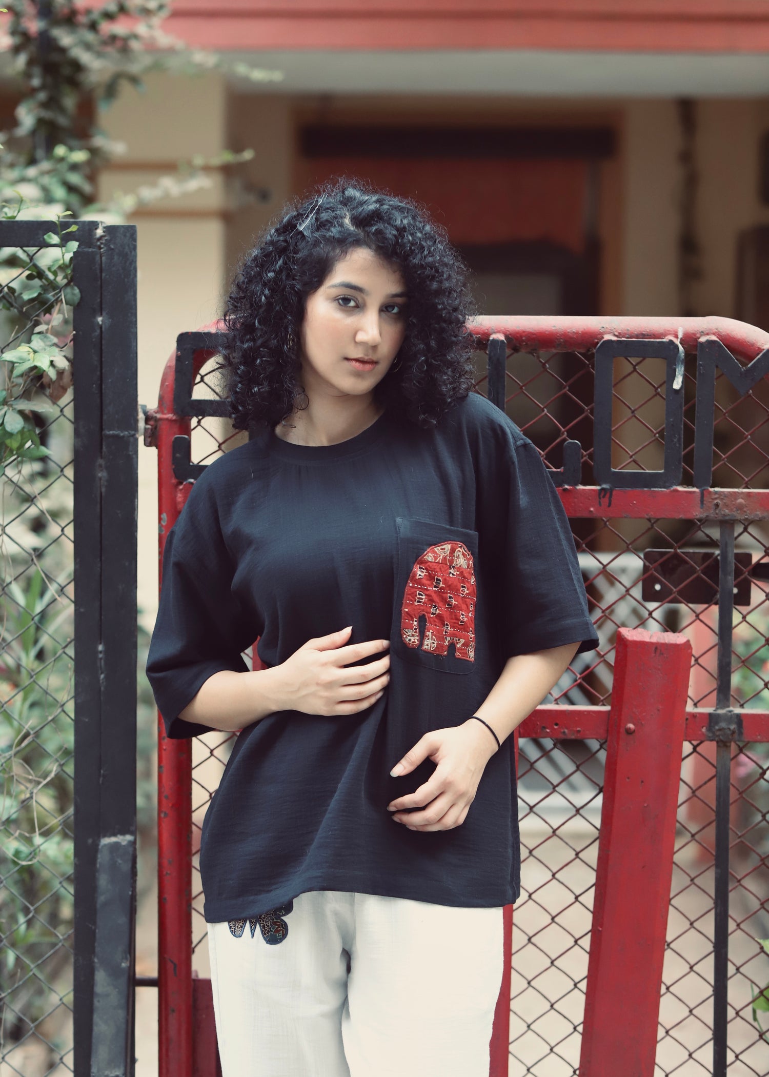 Haathi Appliqué Woven Tee